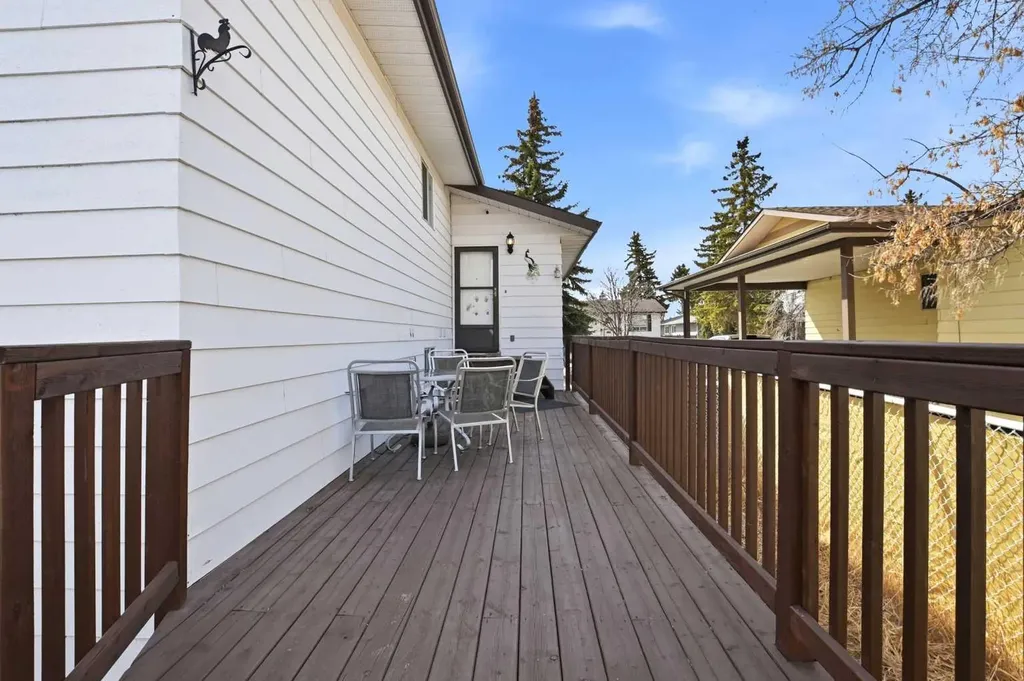 5218 Silverthorn Road Olds AB T4H 1B1