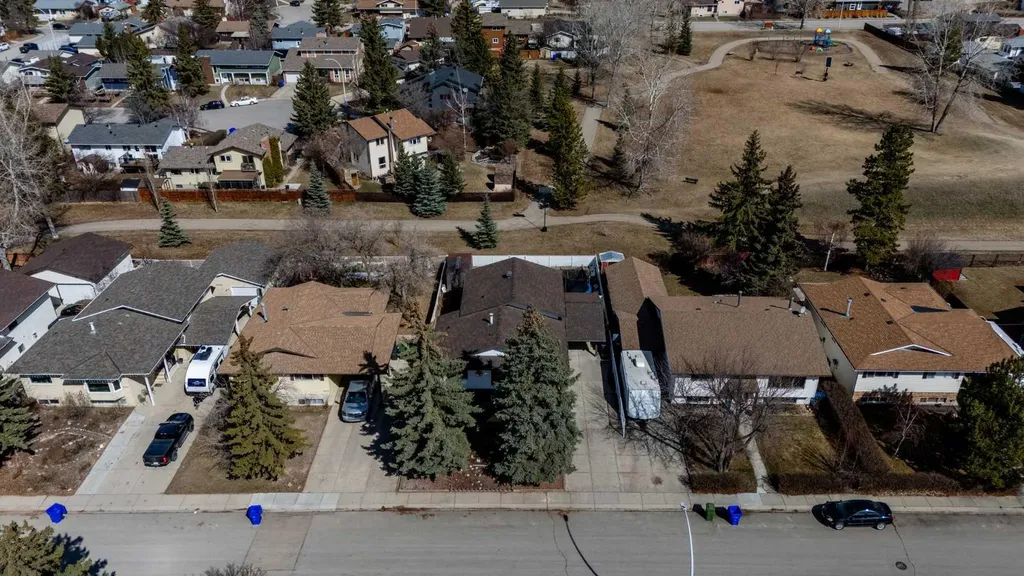 5218 Silverthorn Road Olds AB T4H 1B1