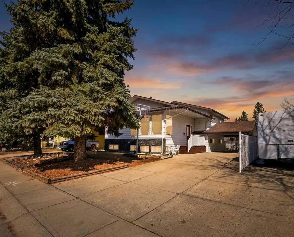 5218 Silverthorn Road Olds AB T4H 1B1
