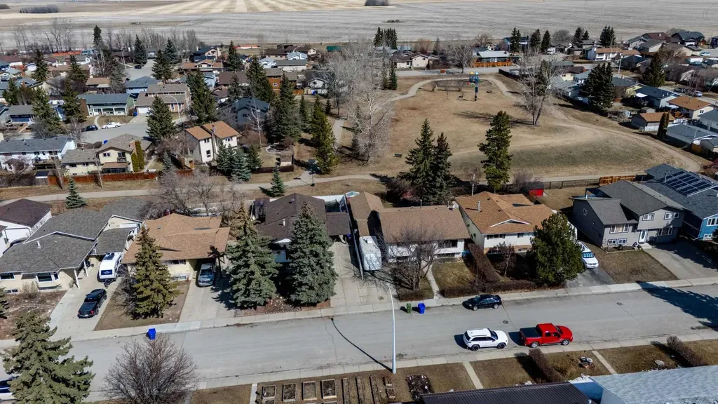 5218 Silverthorn Road Olds AB T4H 1B1