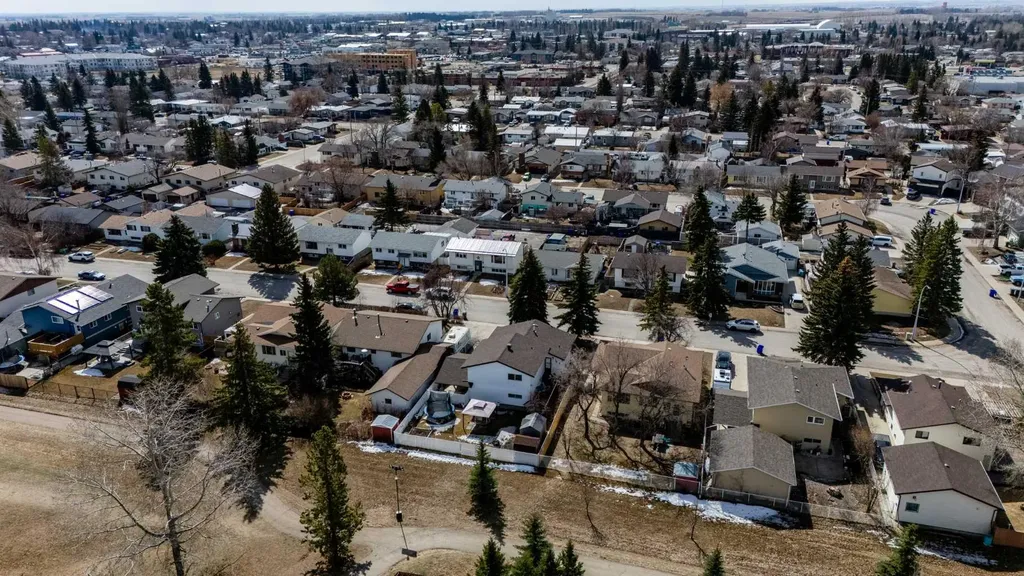 5218 Silverthorn Road Olds AB T4H 1B1