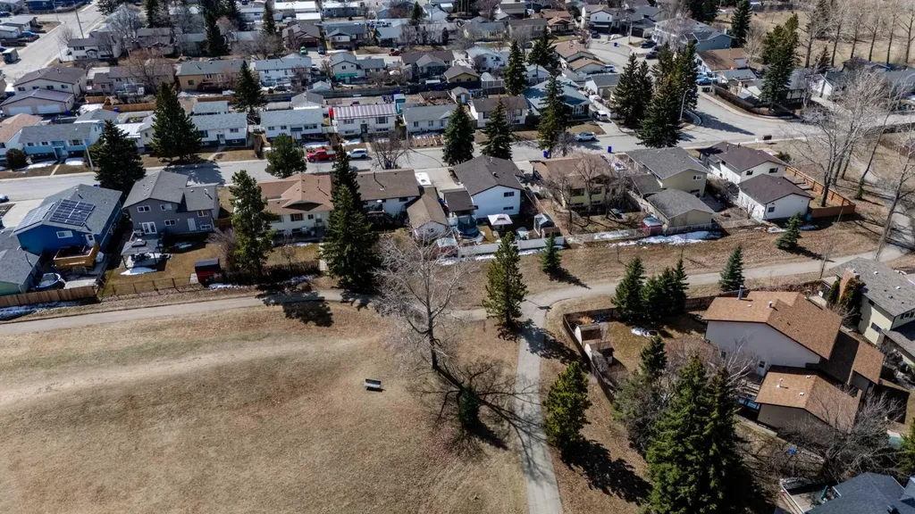 5218 Silverthorn Road Olds AB T4H 1B1