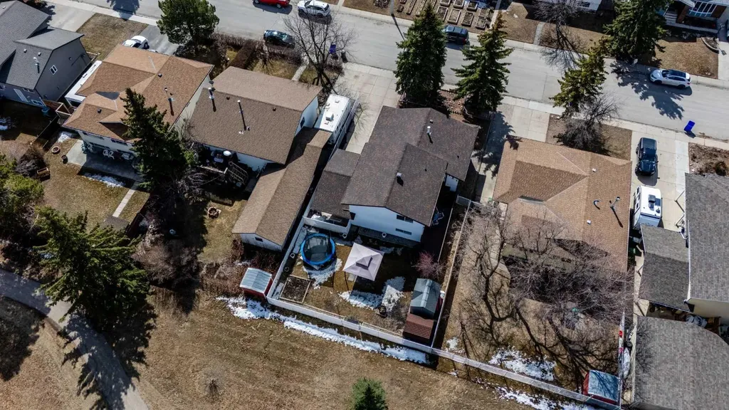 5218 Silverthorn Road Olds AB T4H 1B1