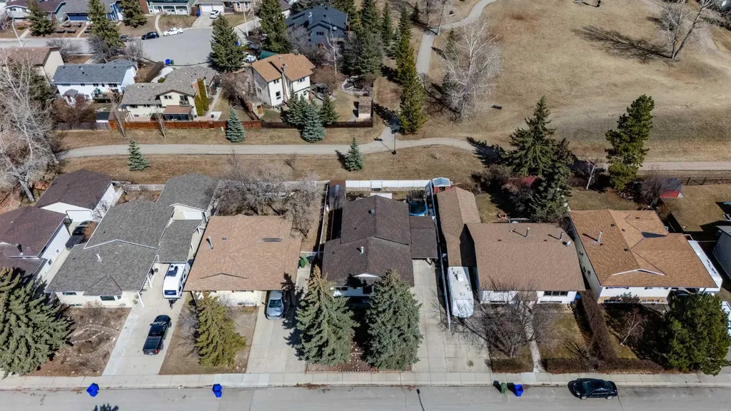 5218 Silverthorn Road Olds AB T4H 1B1