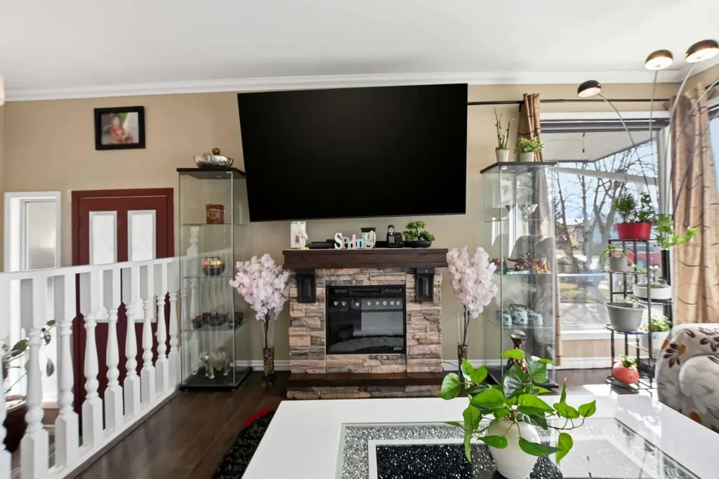 5218 Silverthorn Road Olds AB T4H 1B1