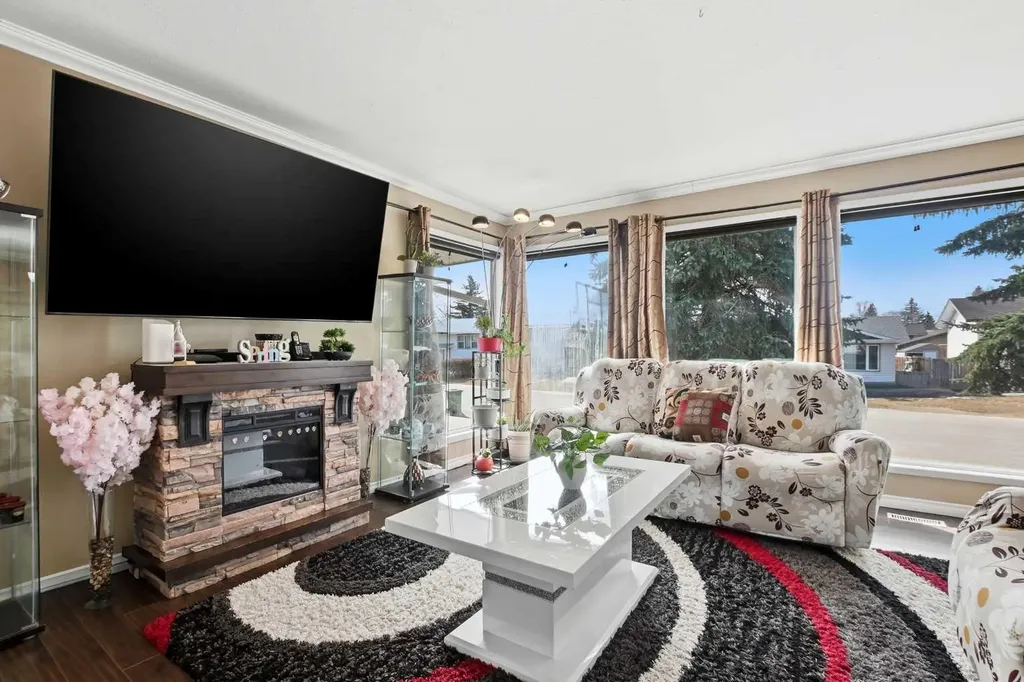 5218 Silverthorn Road Olds AB T4H 1B1