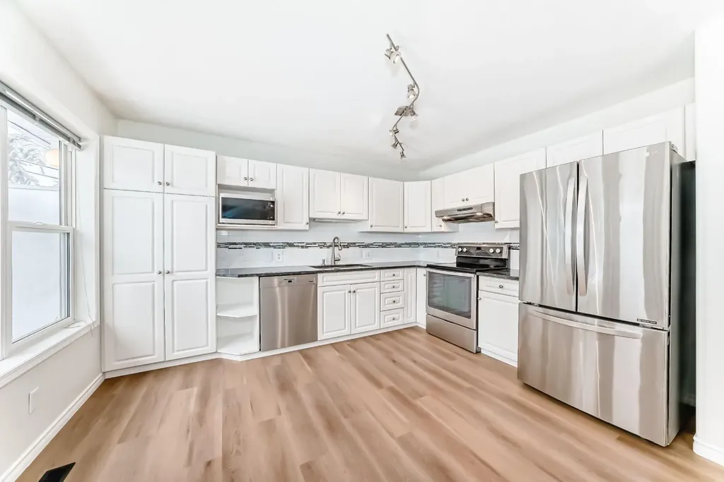 155 Prominence Heights SW Calgary AB T3H 2Z6