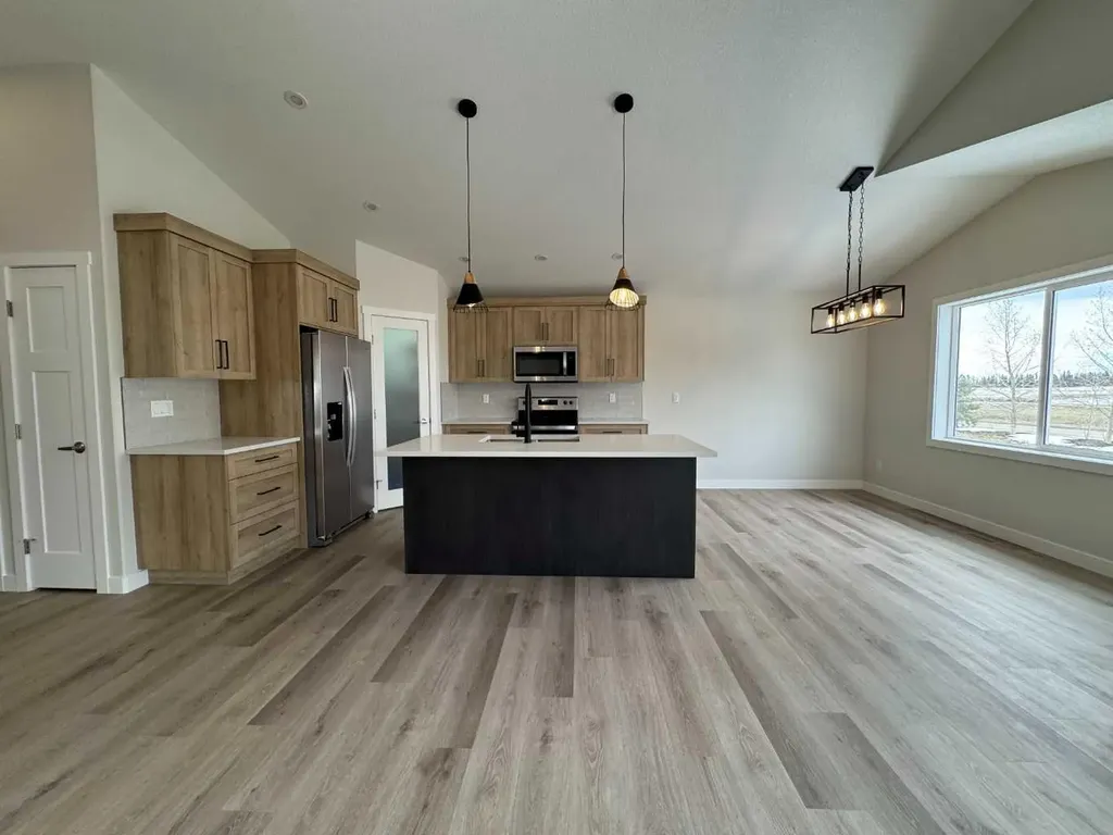 52 Emmett Crescent Red Deer AB T4P 3G8
