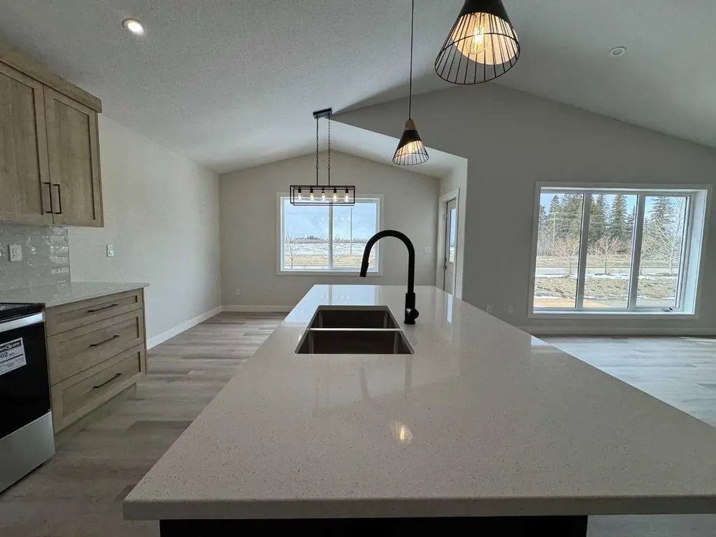 52 Emmett Crescent Red Deer AB T4P 3G8