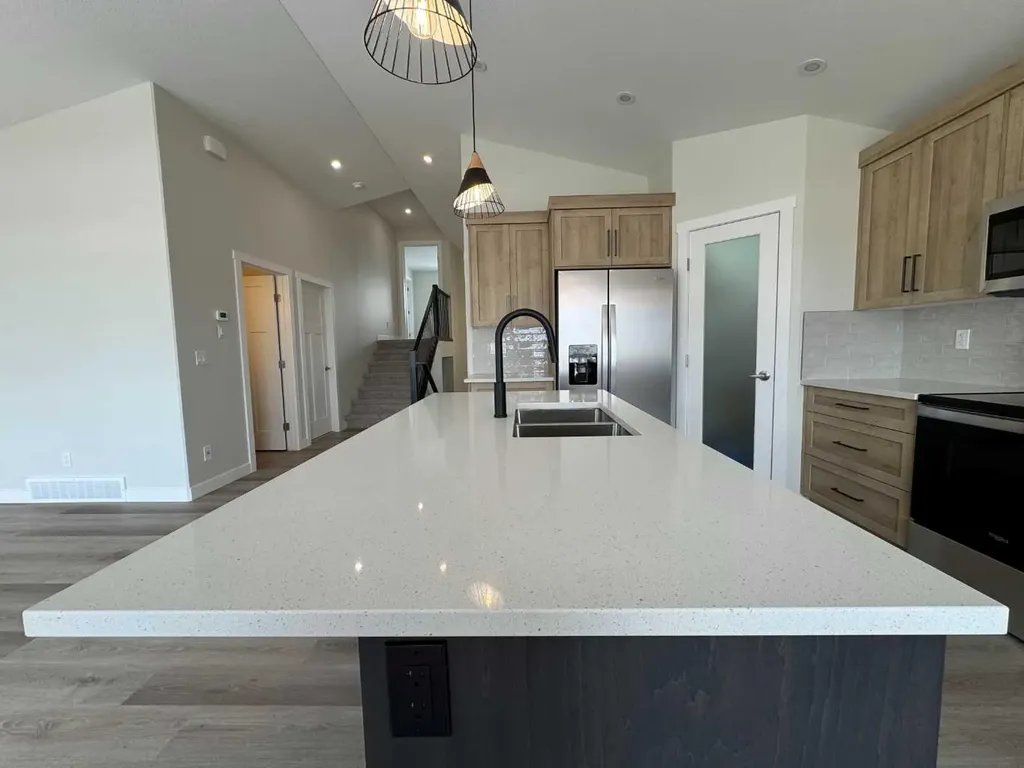 52 Emmett Crescent Red Deer AB T4P 3G8