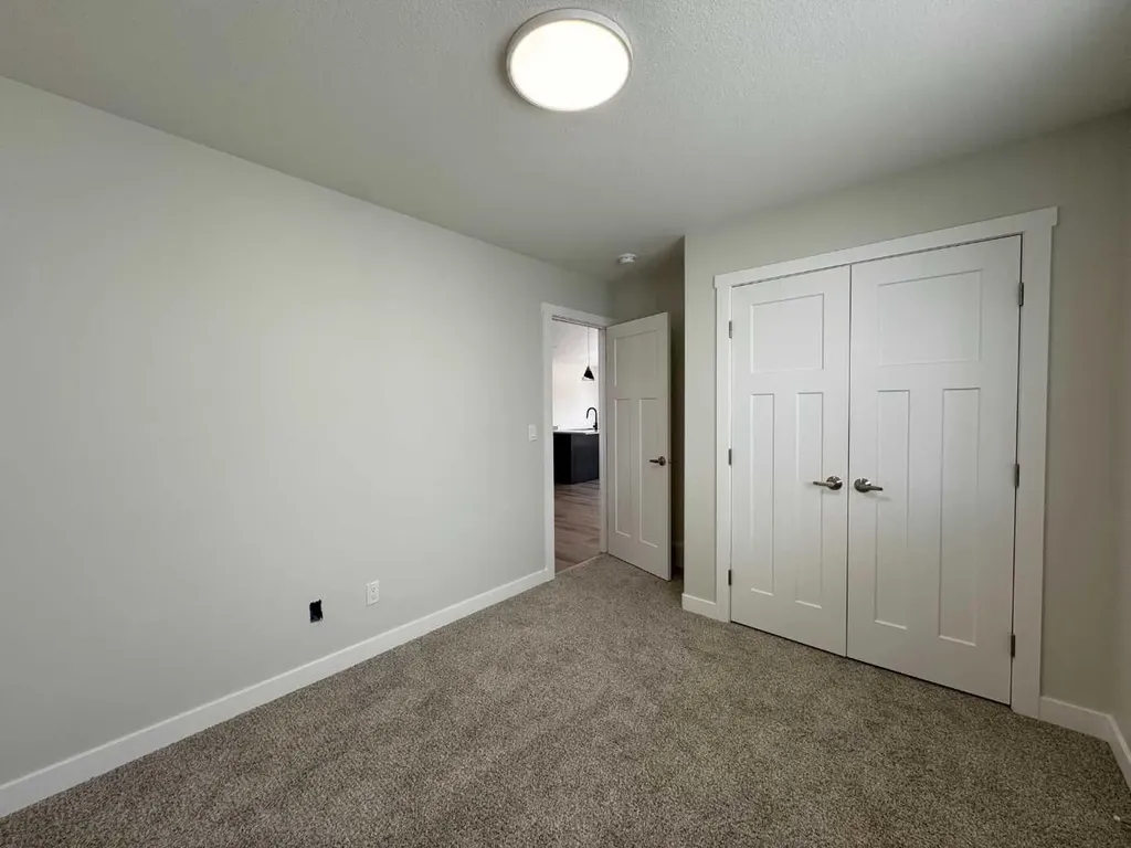 52 Emmett Crescent Red Deer AB T4P 3G8