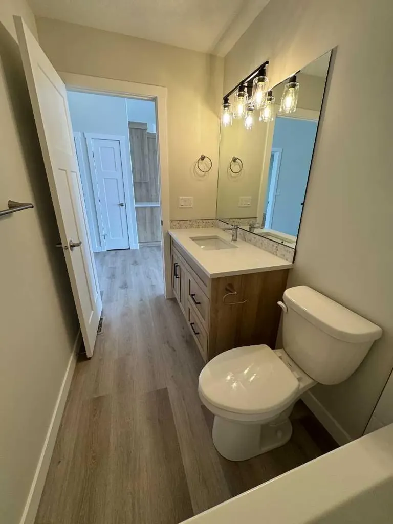 52 Emmett Crescent Red Deer AB T4P 3G8