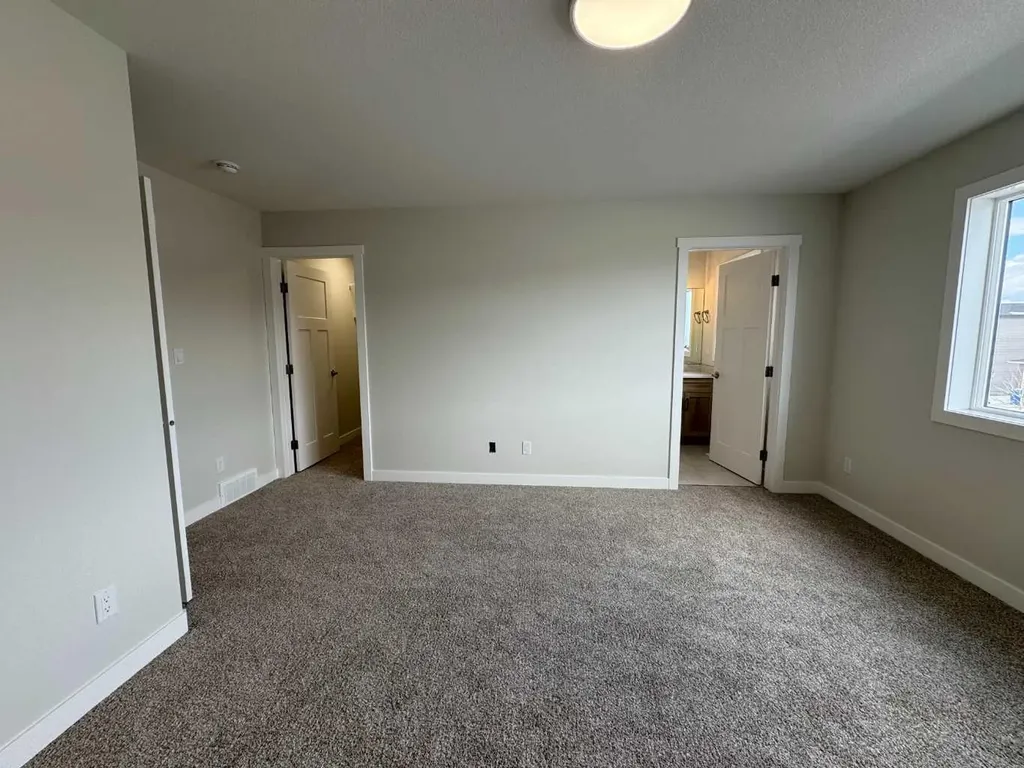 52 Emmett Crescent Red Deer AB T4P 3G8