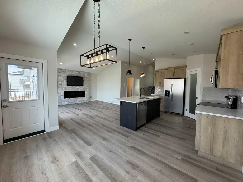 52 Emmett Crescent Red Deer AB T4P 3G8