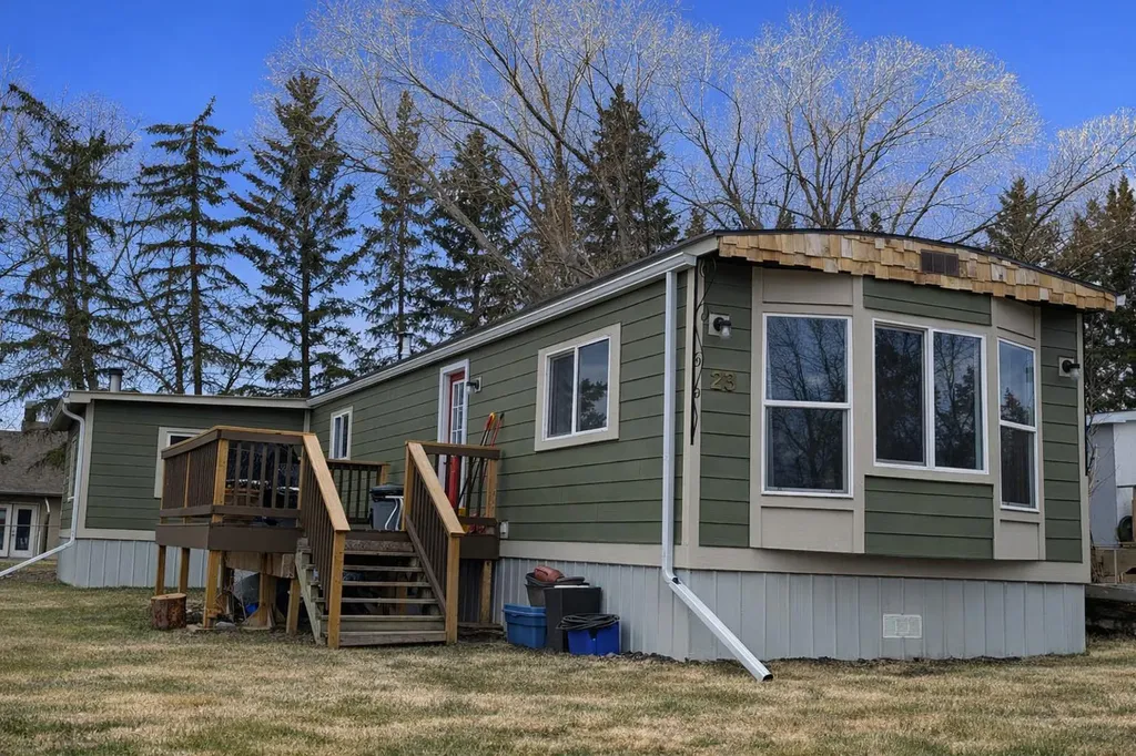 501 School Trochu AB T0M2C0