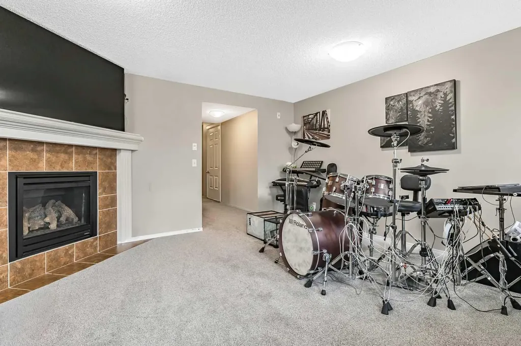 18 Copperstone Link SE Calgary AB T2Z 0J3