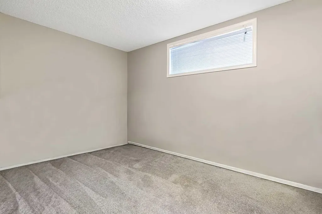 18 Copperstone Link SE Calgary AB T2Z 0J3