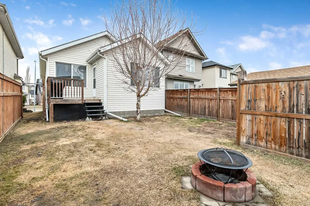 18 Copperstone Link SE Calgary AB T2Z 0J3
