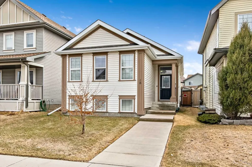 18 Copperstone Link SE Calgary AB T2Z 0J3