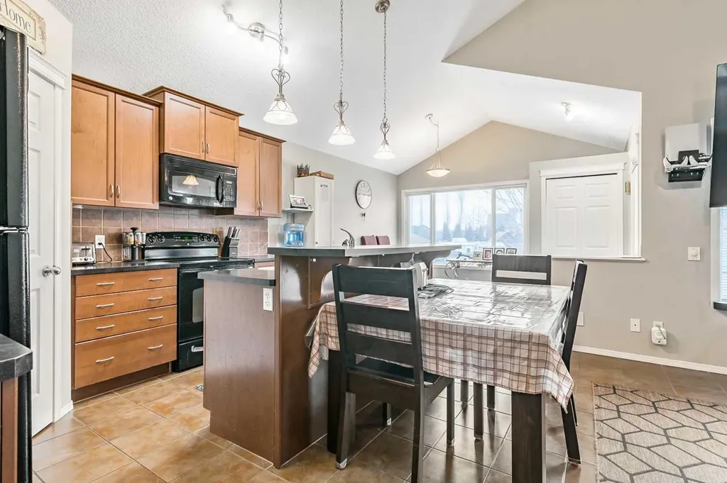 18 Copperstone Link SE Calgary AB T2Z 0J3