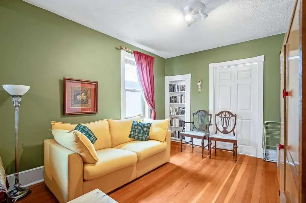 2410 16 Street SW Calgary AB T2T 4E8