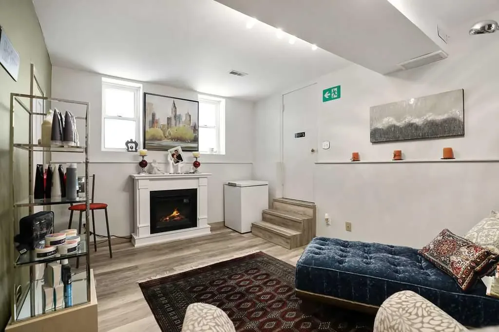 2410 16 Street SW Calgary AB T2T 4E8
