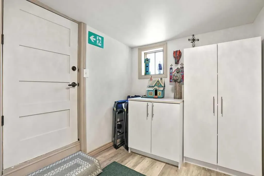 2410 16 Street SW Calgary AB T2T 4E8