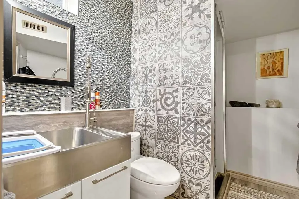 2410 16 Street SW Calgary AB T2T 4E8