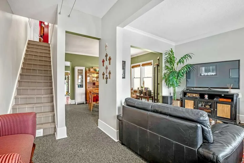 2410 16 Street SW Calgary AB T2T 4E8