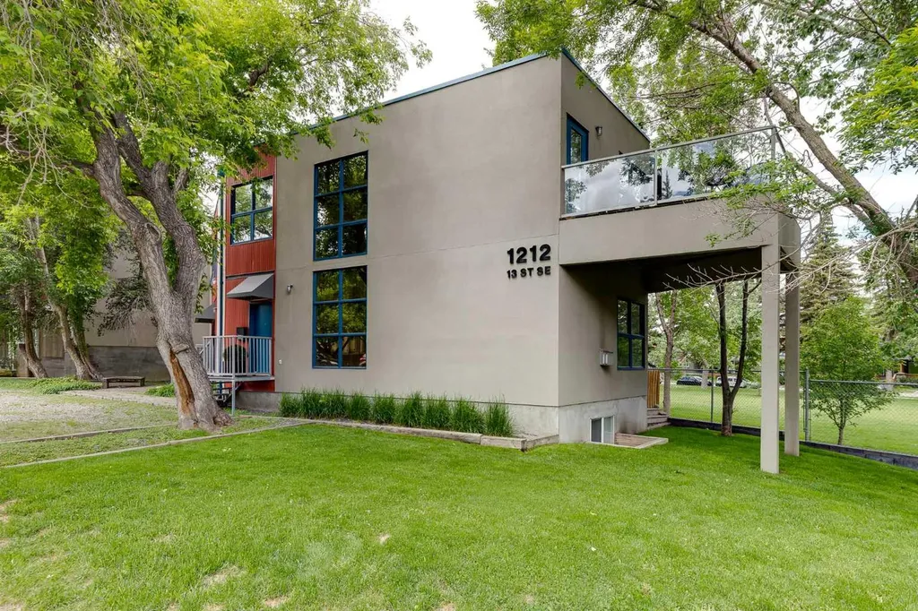 1212 13 Street SE Calgary AB T2G 5R3