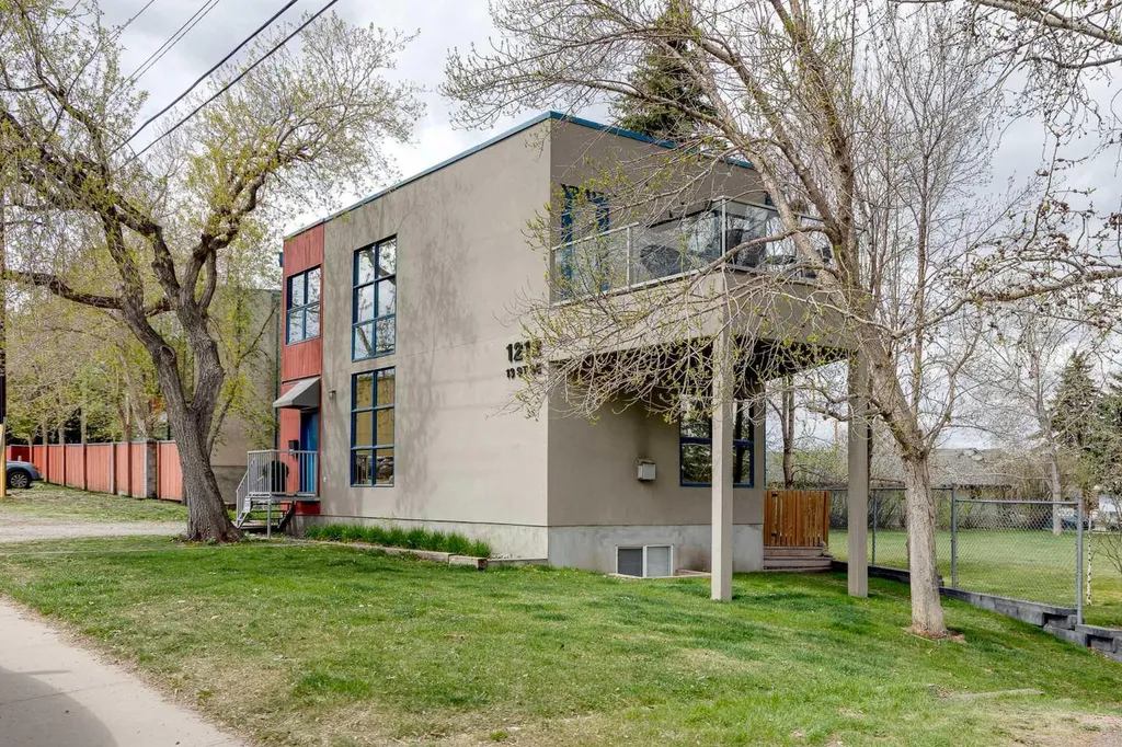 1212 13 Street SE Calgary AB T2G 5R3