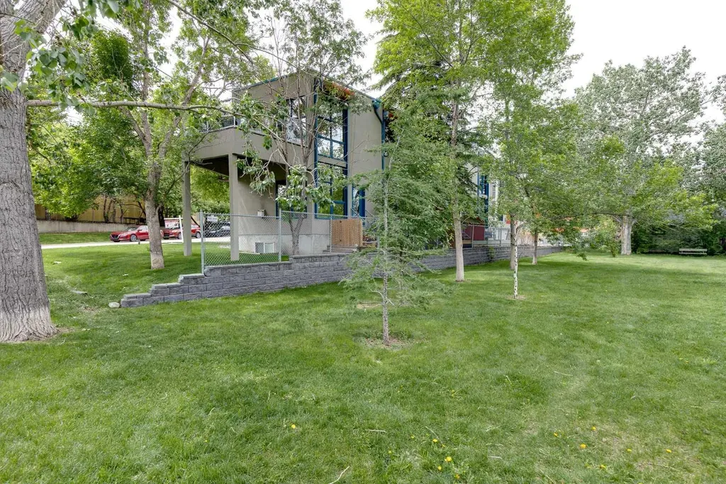 1212 13 Street SE Calgary AB T2G 5R3