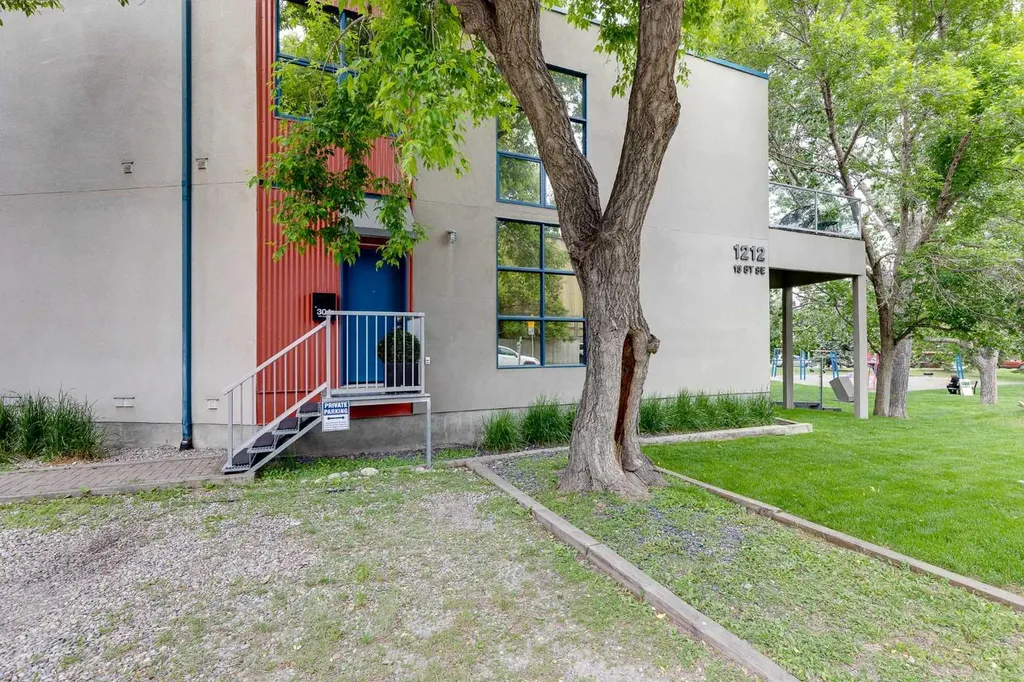 1212 13 Street SE Calgary AB T2G 5R3