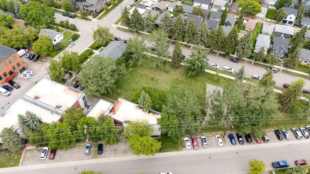 1212 13 Street SE Calgary AB T2G 5R3
