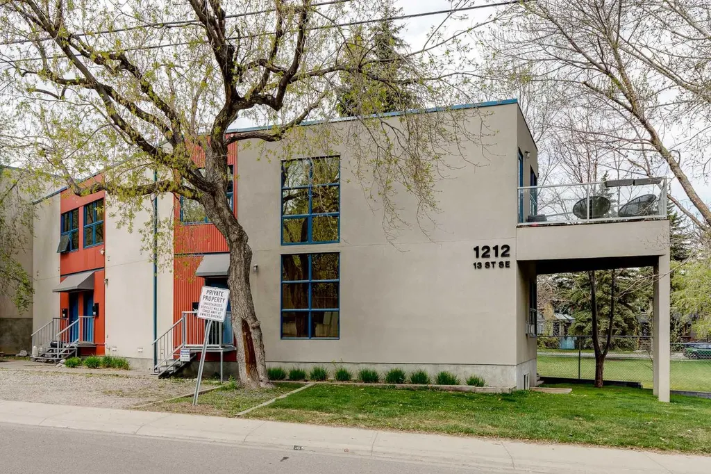 1212 13 Street SE Calgary AB T2G 5R3