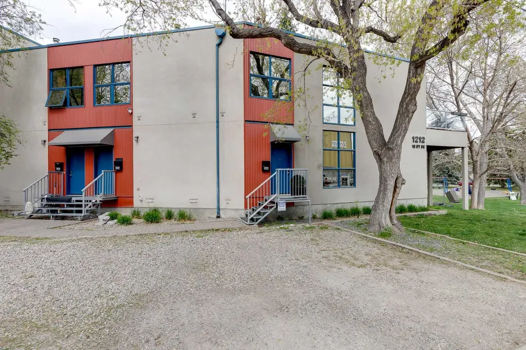 1212 13 Street SE Calgary AB T2G 5R3