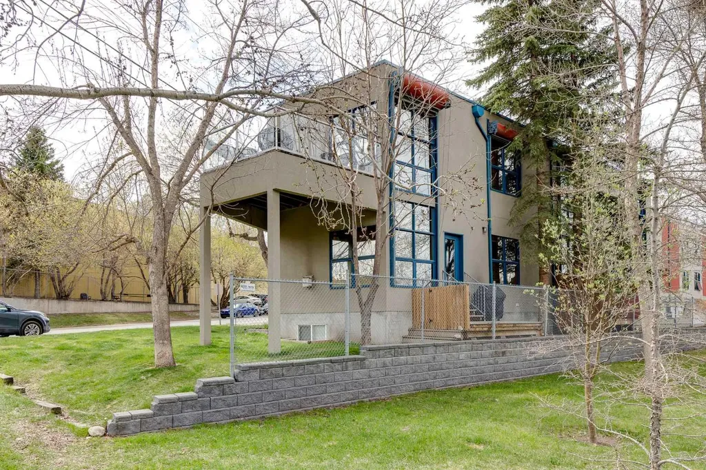 1212 13 Street SE Calgary AB T2G 5R3