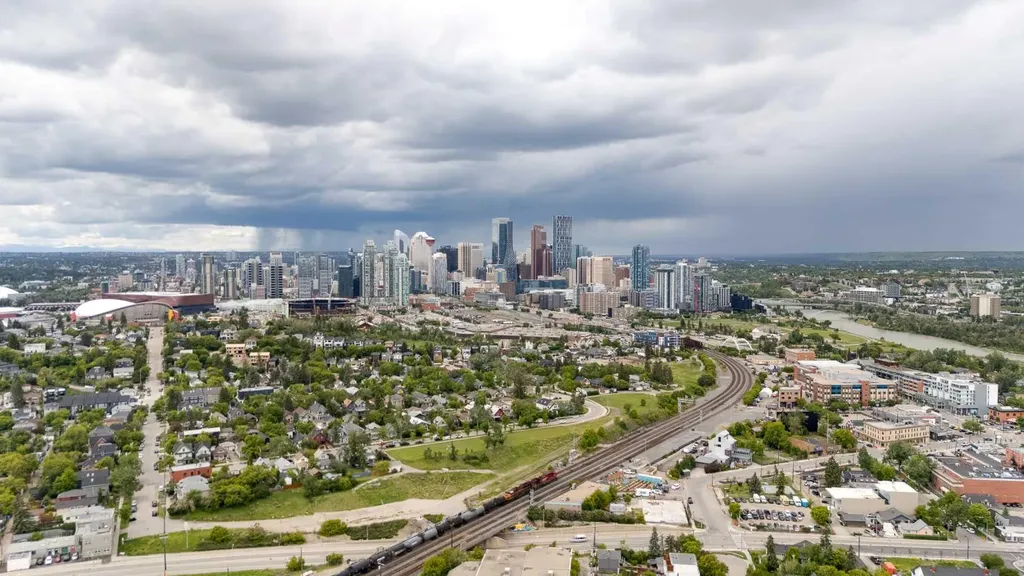 1212 13 Street SE Calgary AB T2G 5R3