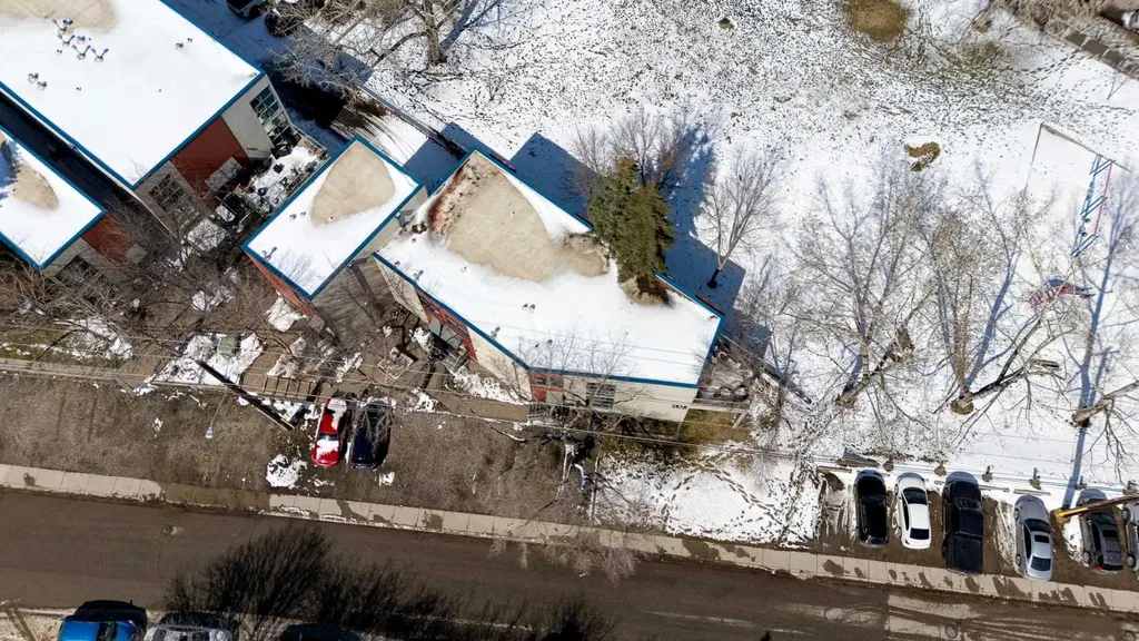 1212 13 Street SE Calgary AB T2G 5R3