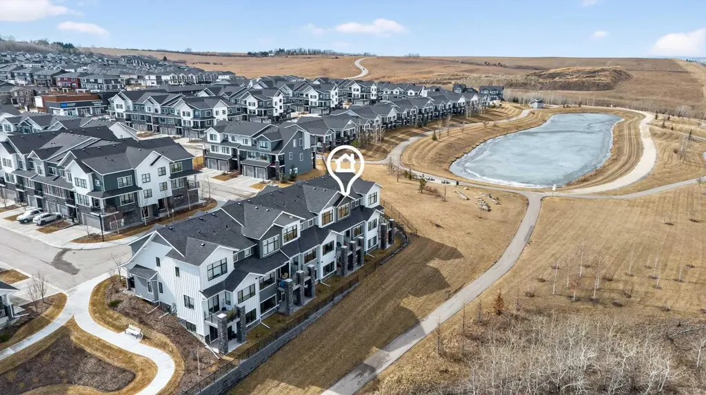 116 Crestridge Common SW Calgary AB T3B 6J5
