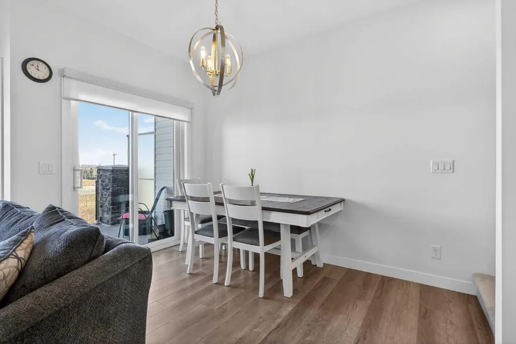 116 Crestridge Common SW Calgary AB T3B 6J5