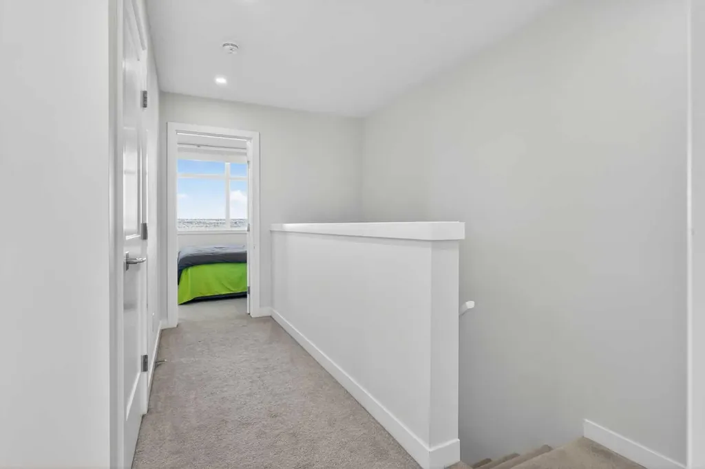 116 Crestridge Common SW Calgary AB T3B 6J5