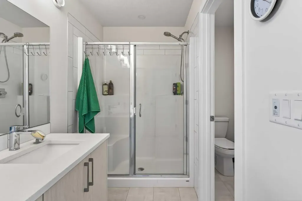 116 Crestridge Common SW Calgary AB T3B 6J5
