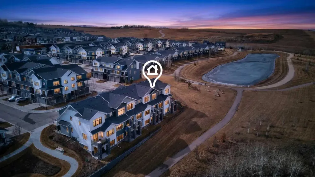 116 Crestridge Common SW Calgary AB T3B 6J5