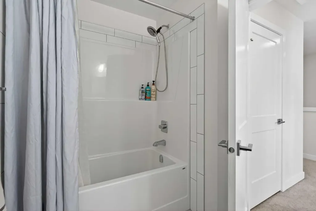 116 Crestridge Common SW Calgary AB T3B 6J5