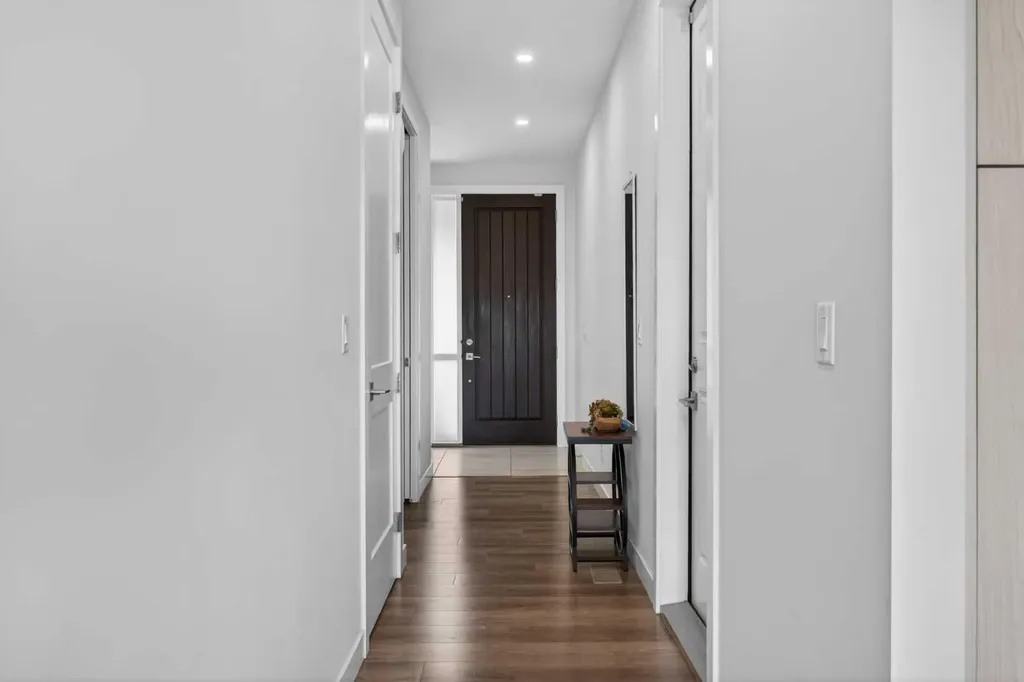 116 Crestridge Common SW Calgary AB T3B 6J5