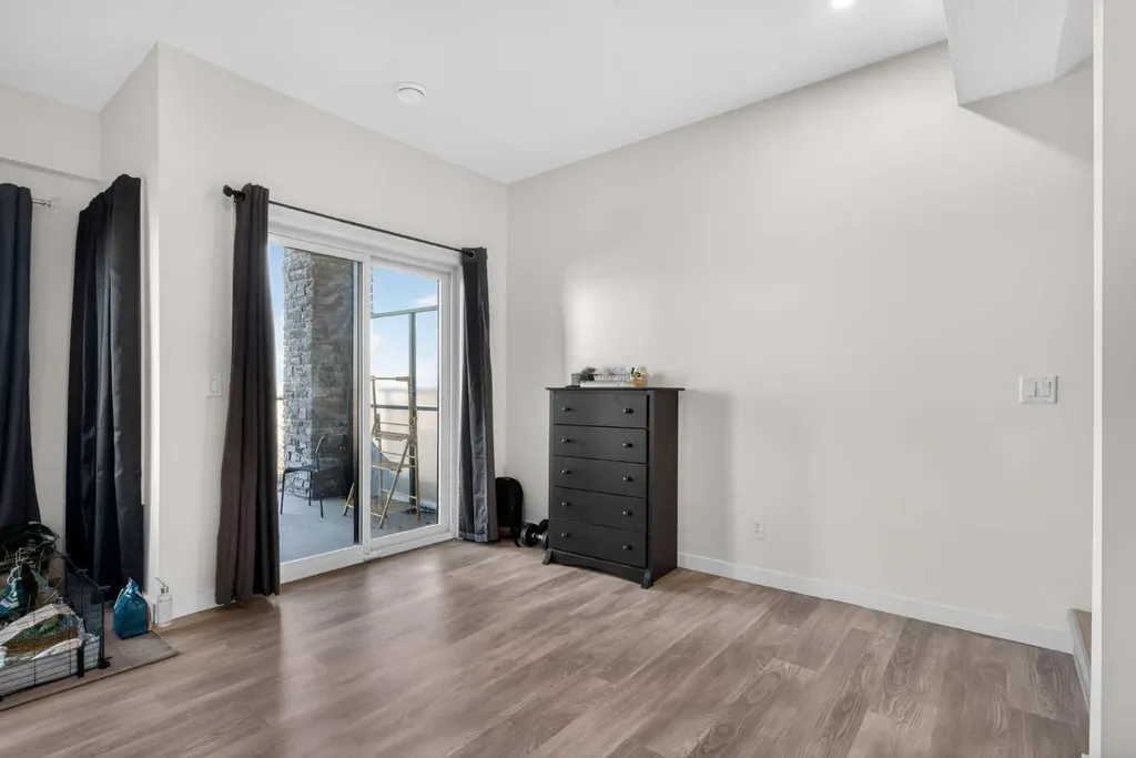 116 Crestridge Common SW Calgary AB T3B 6J5