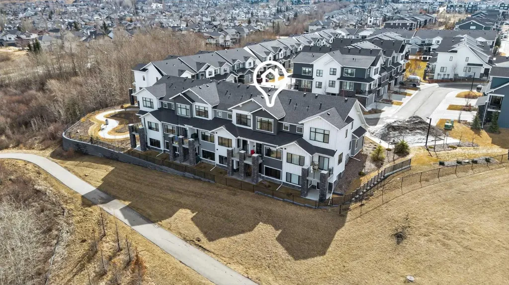 116 Crestridge Common SW Calgary AB T3B 6J5