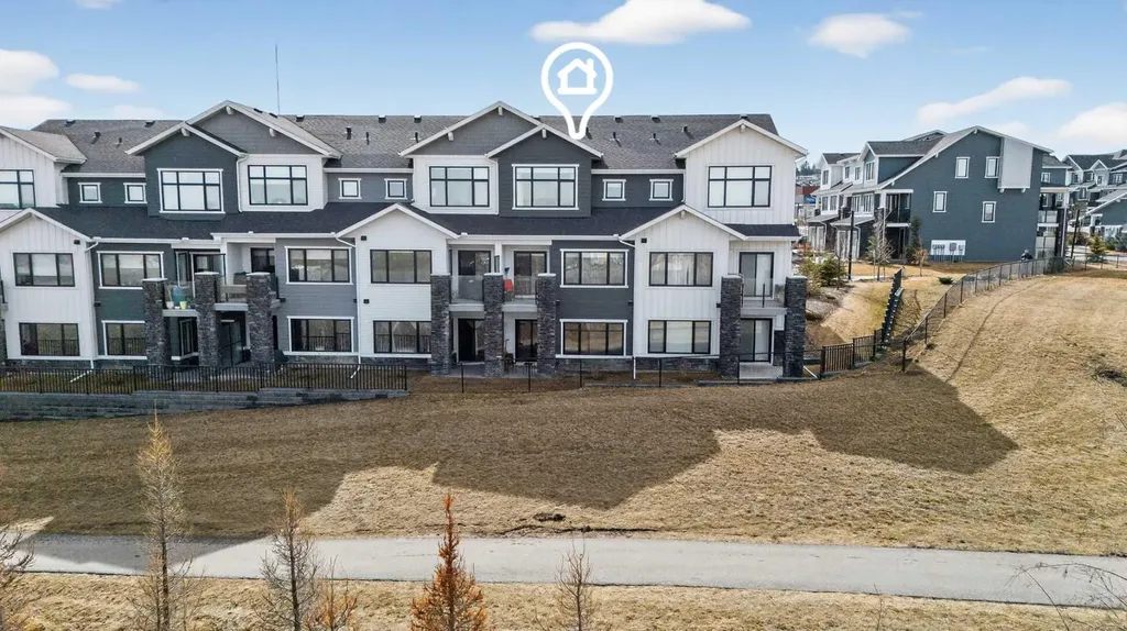 116 Crestridge Common SW Calgary AB T3B 6J5