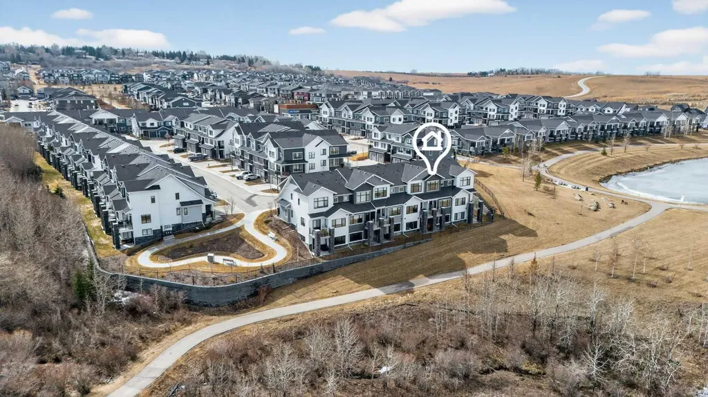 116 Crestridge Common SW Calgary AB T3B 6J5